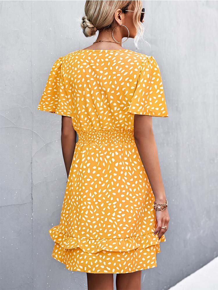 Effortlessly Elegant Dress with a Timeless Design