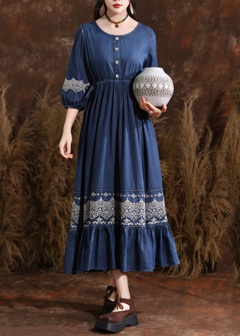 Classic Vintage Dress with a Flattering Fit