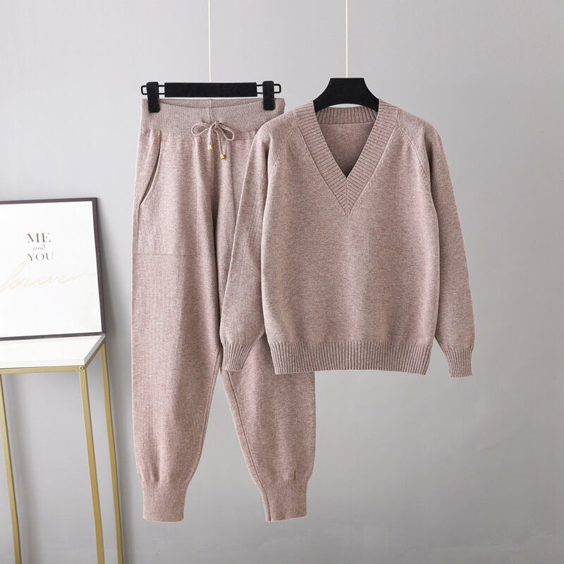 Elegantly Styled Pullover for Everyday Wear