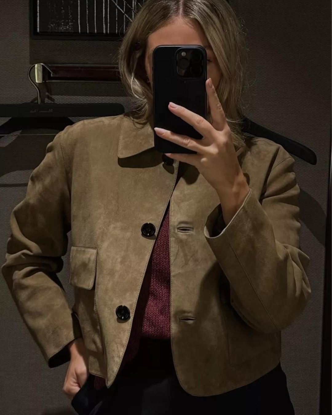 Well Tailored Jacket with a Graceful Silhouette
