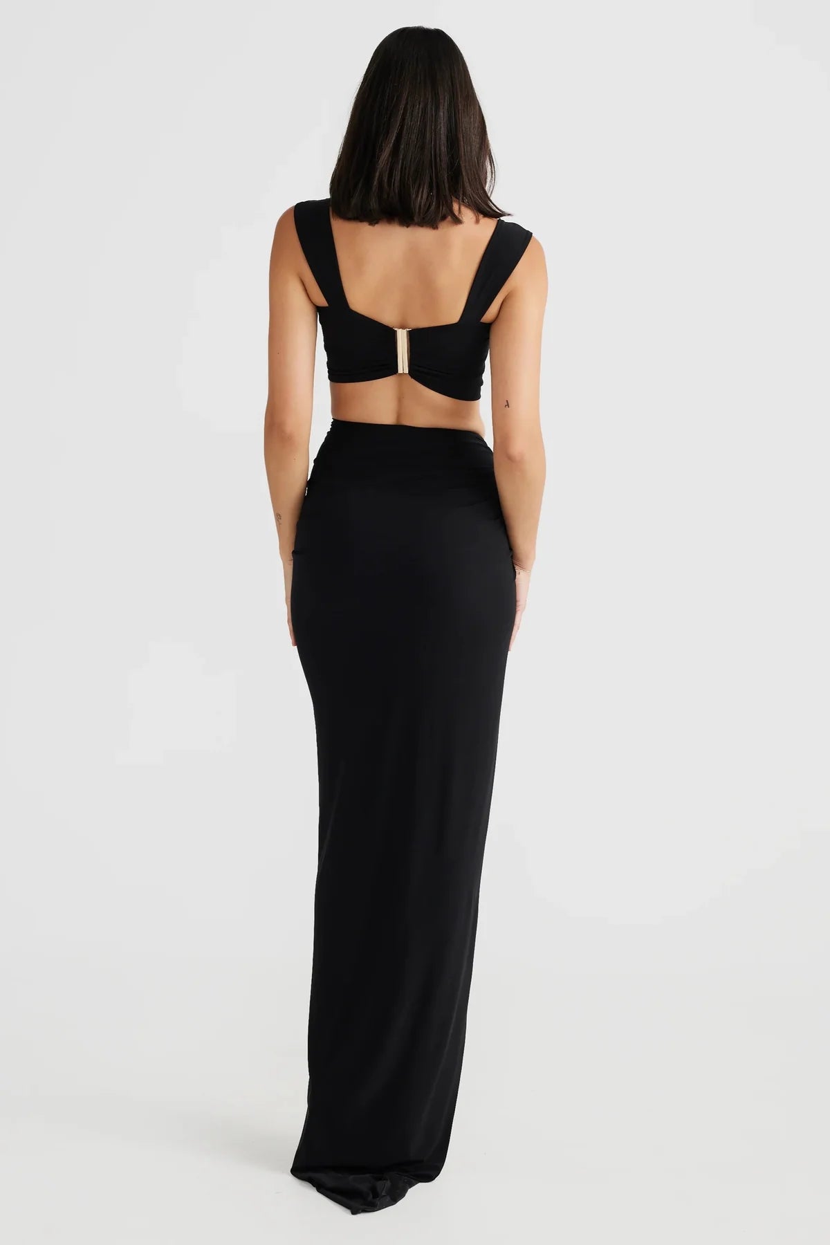 Effortlessly Elegant Garment with a Timeless Design