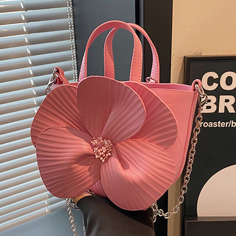 Polished Bag with an Effortless Classic Look
