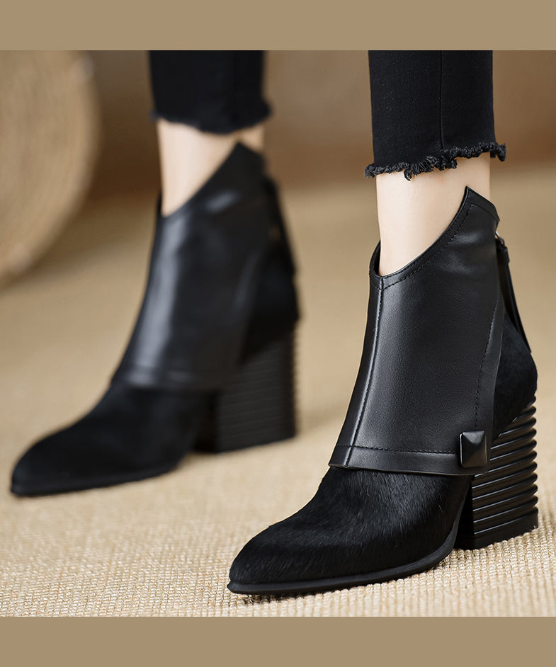 Effortlessly Elegant Boots with a Timeless Design