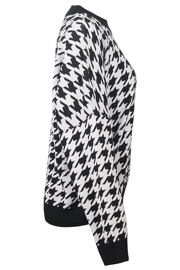 Beautifully Finished Sweater in a Timeless Design