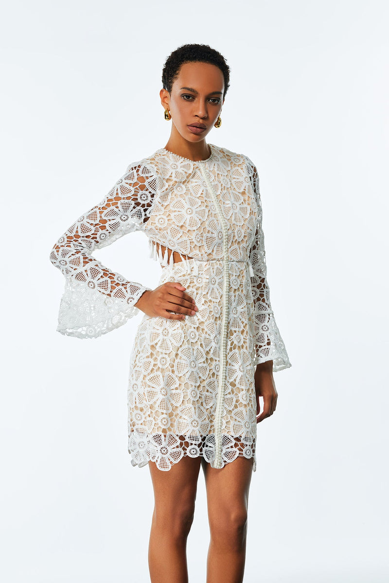 Beautifully Finished Dress in a Timeless Design