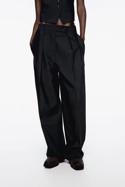 Sophisticated Pants with a Clean Classic Look