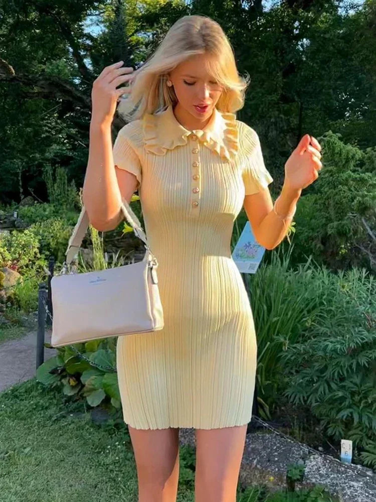 Effortlessly Elegant Dress with a Timeless Design