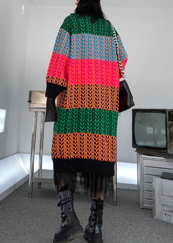 Classic Vintage Sweater with a Flattering Fit