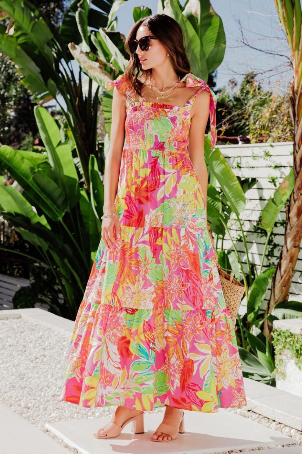 Beautifully Finished Dress in a Timeless Design
