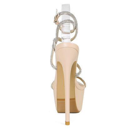 Effortlessly Elegant Heels with a Timeless Design