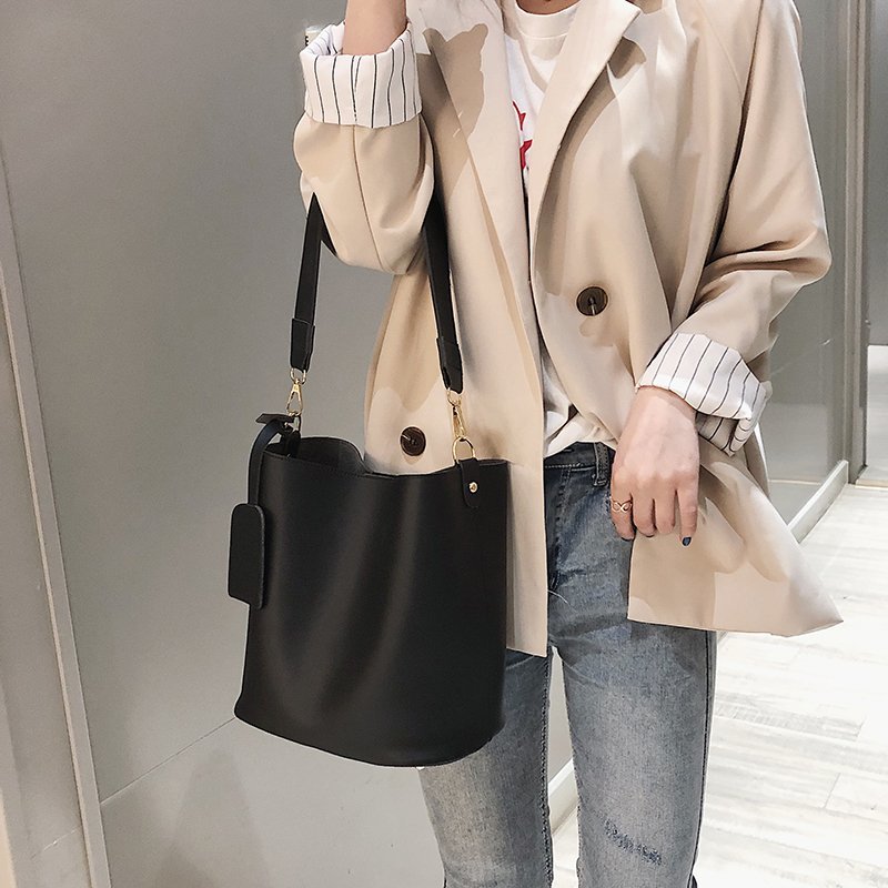 Polished Bag with an Effortless Classic Look