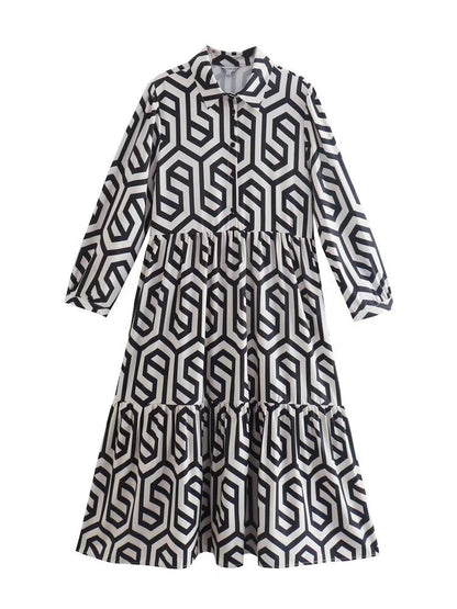 Well Tailored Dress with a Graceful Silhouette