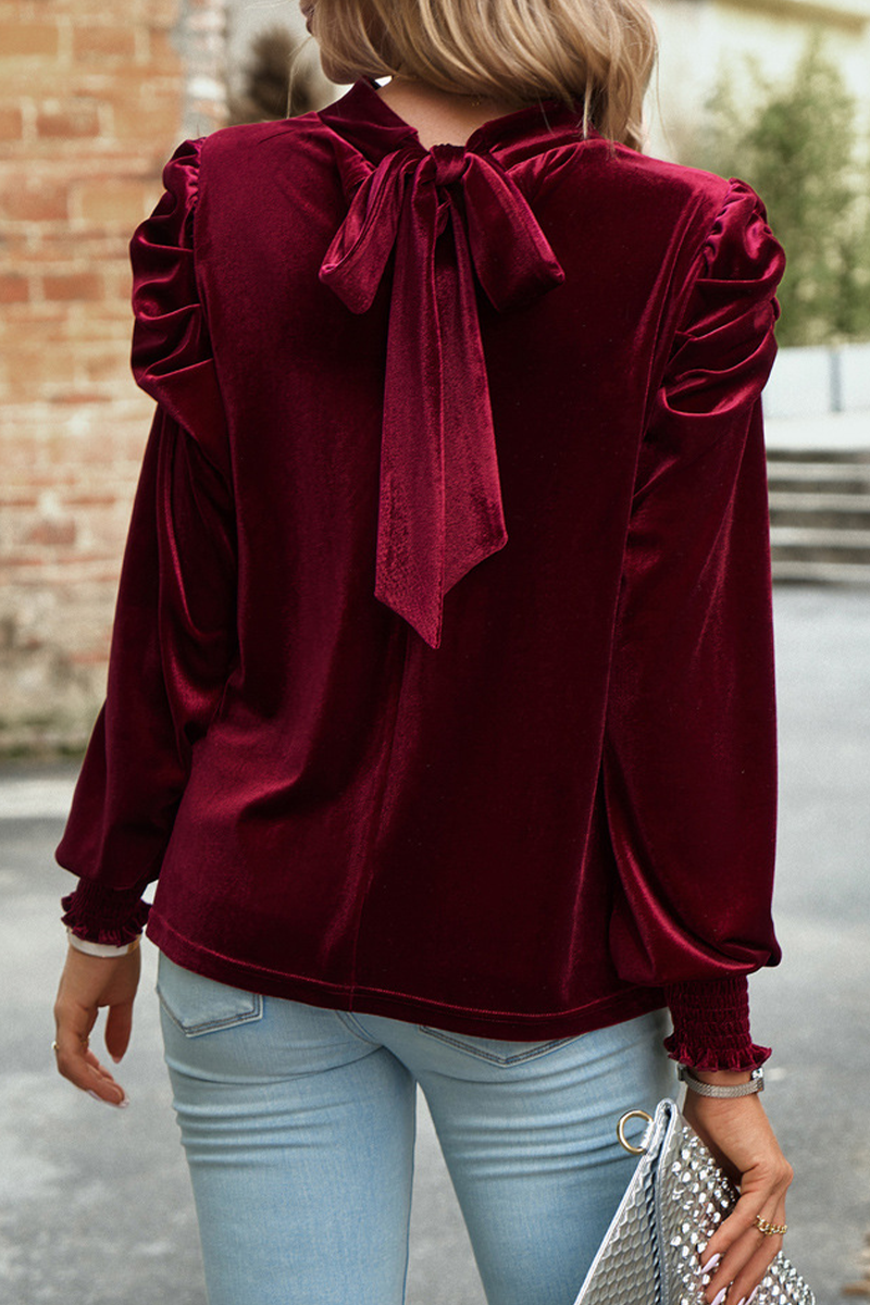 Effortlessly Elegant Top with a Timeless Design
