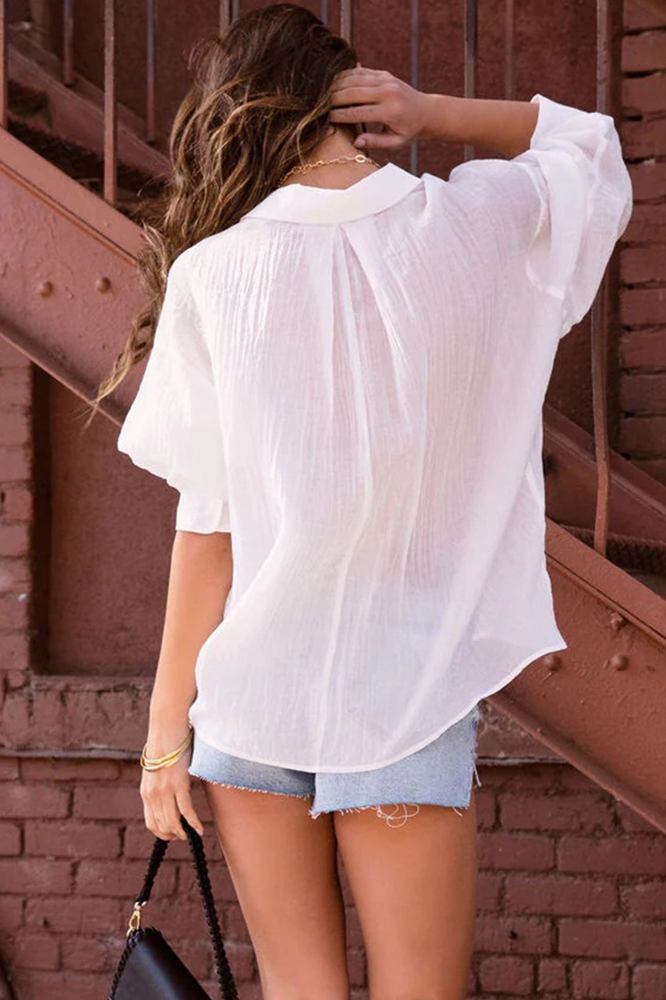 Well Tailored Blouse with a Graceful Silhouette