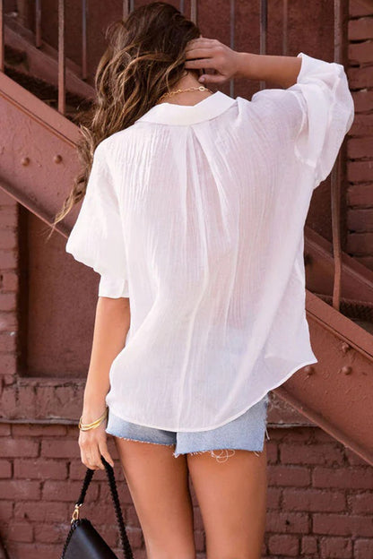 Well Tailored Blouse with a Graceful Silhouette