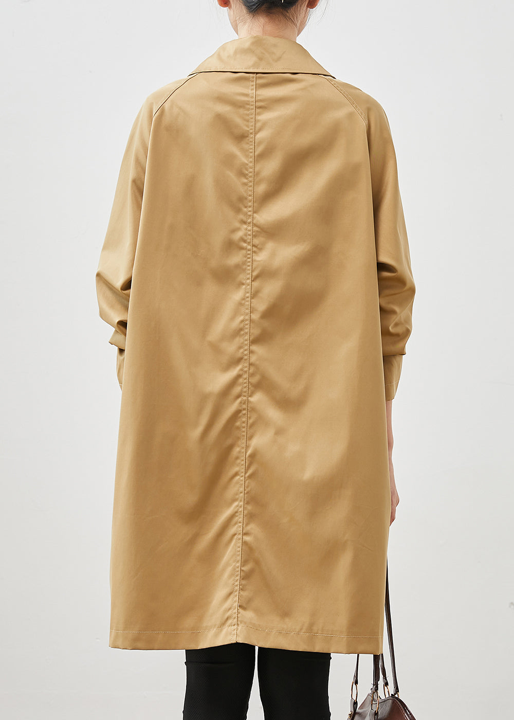 Well Tailored Coat with a Graceful Silhouette