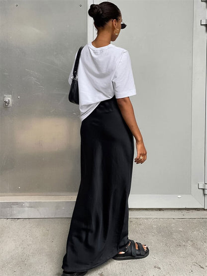 Effortlessly Elegant Garment with a Timeless Design