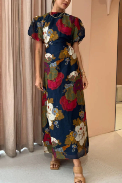 Effortlessly Elegant Garment with a Timeless Design