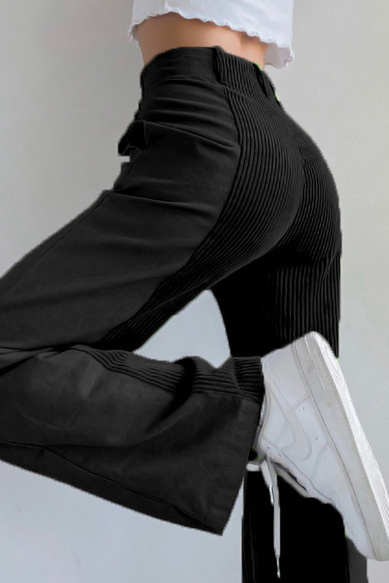 Effortlessly Elegant Pants with a Timeless Design