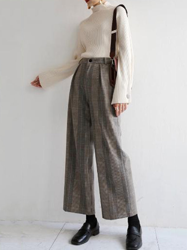 Classic Vintage Sweater with a Flattering Fit