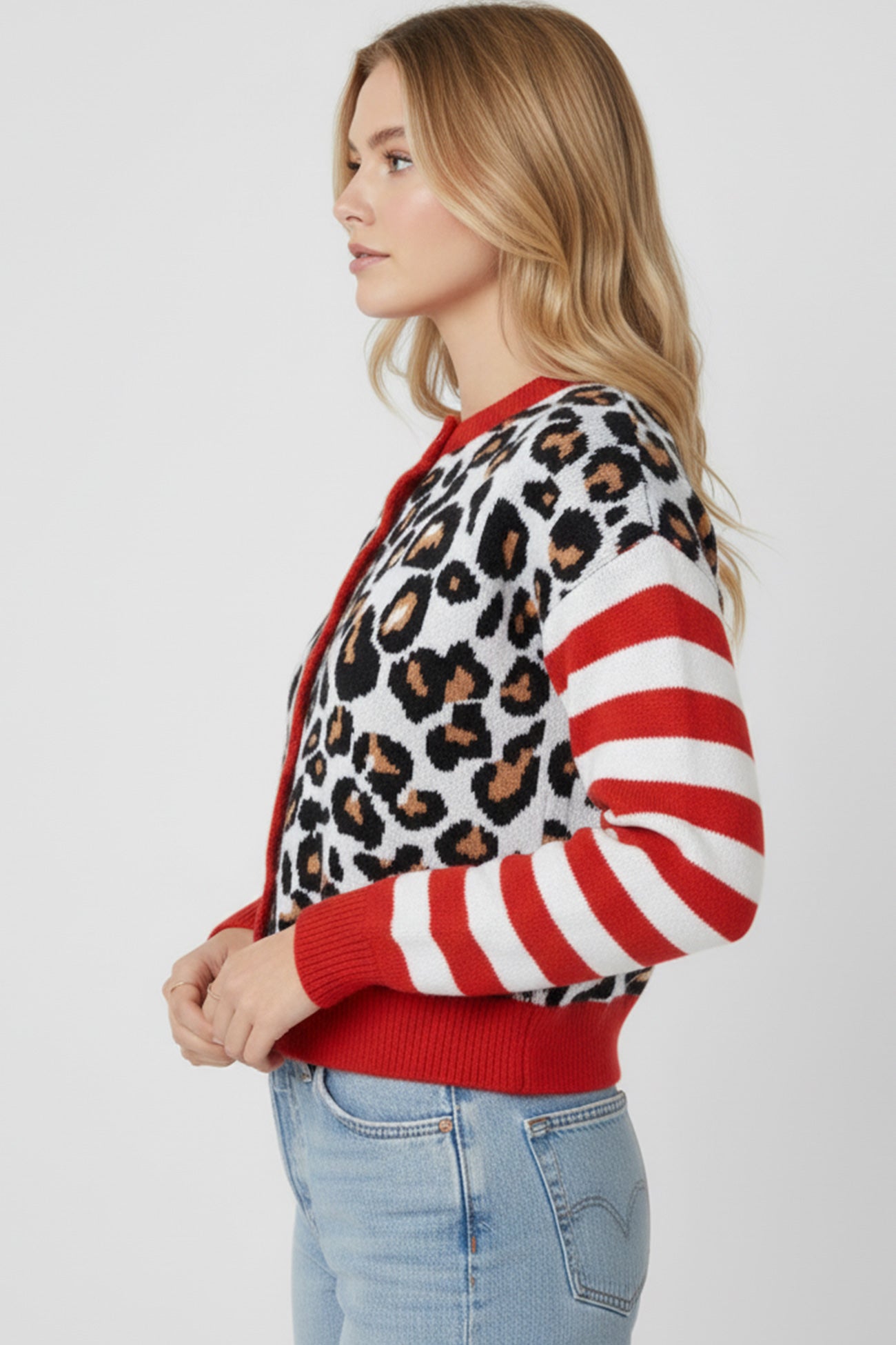 Effortlessly Elegant Cardigan with a Timeless Design