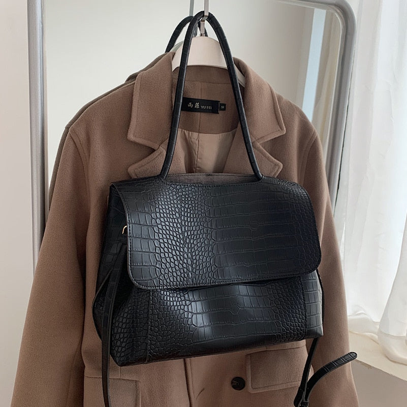 Sophisticated Bag with a Clean Classic Look
