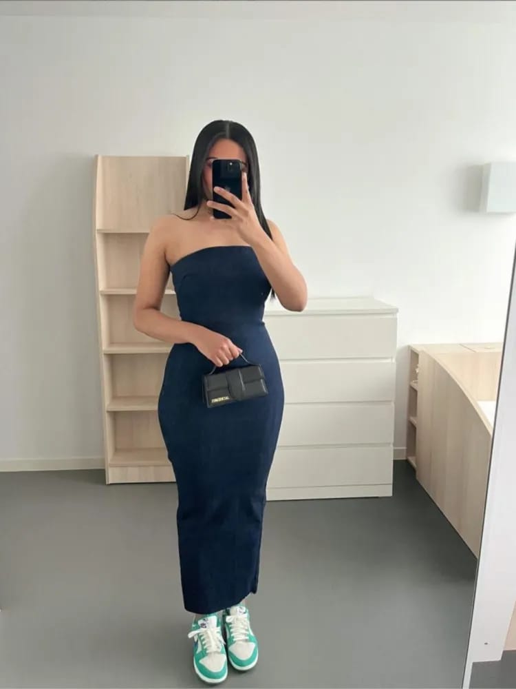 Beautifully Crafted Dress in a Classic Style