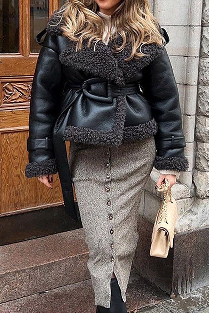 Well Tailored Coat with a Graceful Silhouette