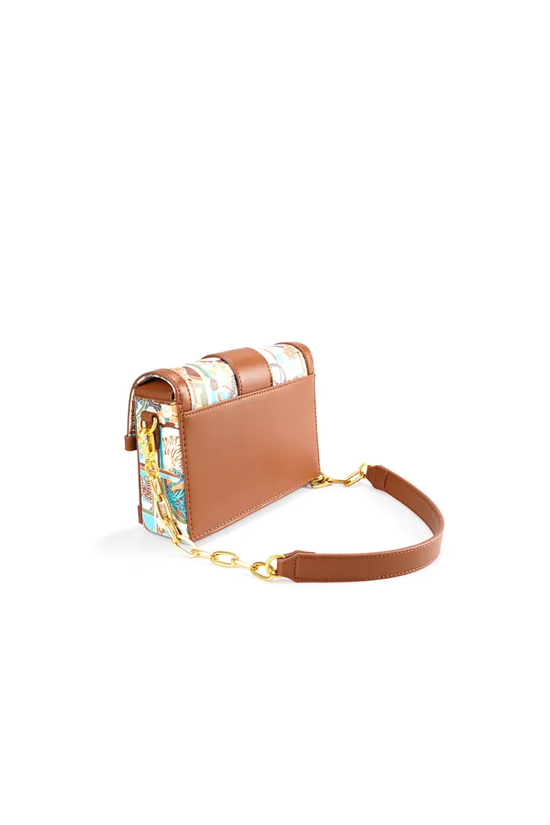 Classic Vintage Bag with a Flattering Fit