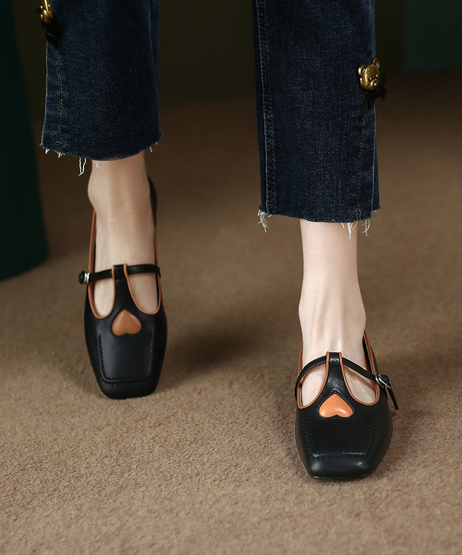Effortlessly Elegant Shoes with a Timeless Design