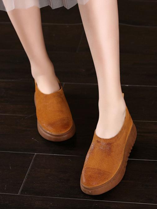 A Vintage Style Shoes with Delicate Timeless Details