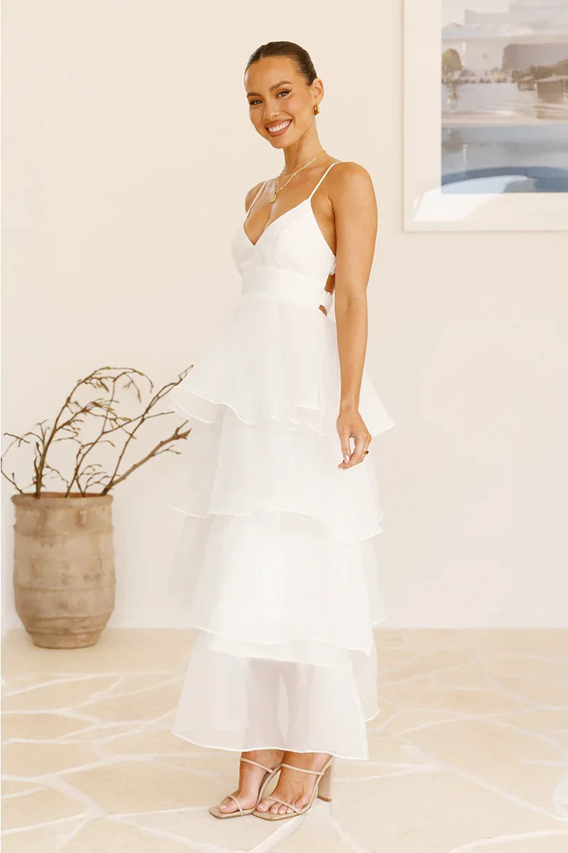Effortlessly Elegant Dress with a Timeless Design