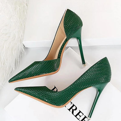 Classic Vintage Heels with a Flattering Fit