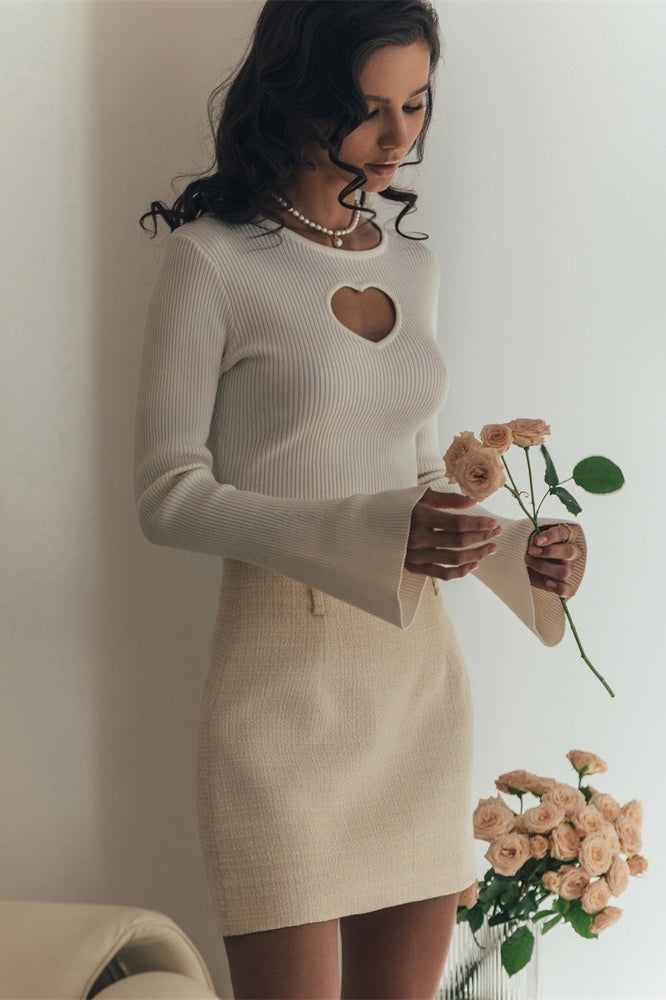 Effortlessly Elegant Sweater with a Timeless Design