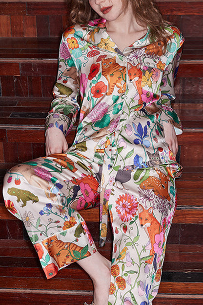 Effortlessly Elegant Garment with a Timeless Design