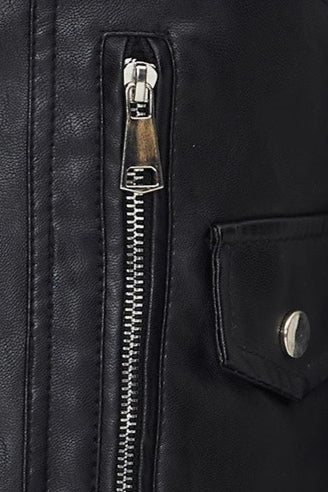 Effortlessly Elegant Jacket with a Timeless Design