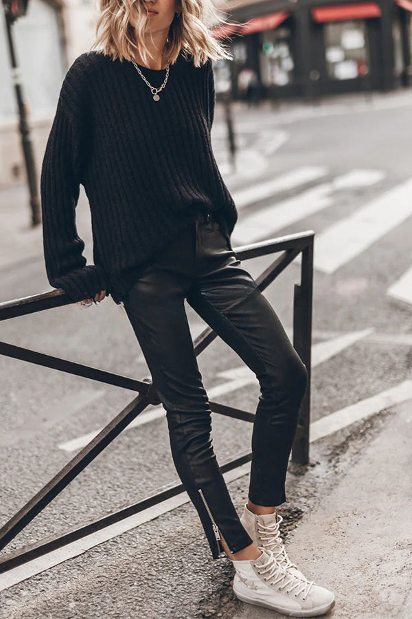 Well Tailored Sweater with a Graceful Silhouette