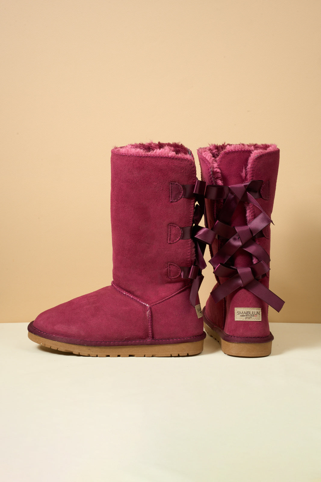 Effortlessly Elegant Boots with a Timeless Design