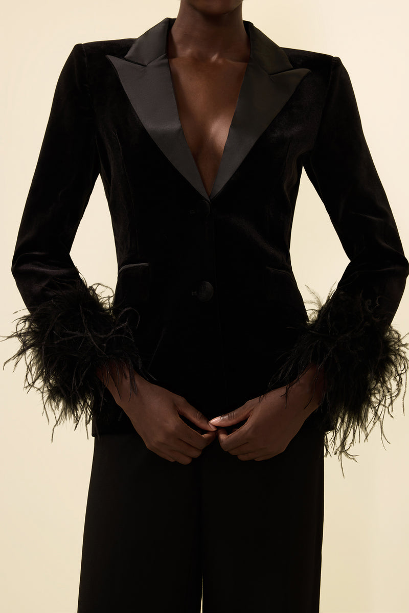 Effortlessly Elegant Garment with a Timeless Design