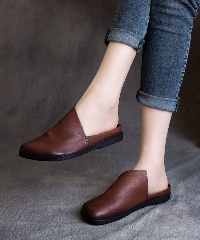 Effortlessly Elegant Sandals with a Timeless Design