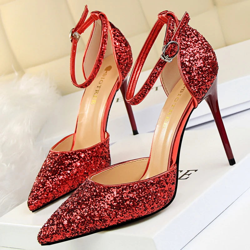 A Vintage Style Heels with Delicate Timeless Details