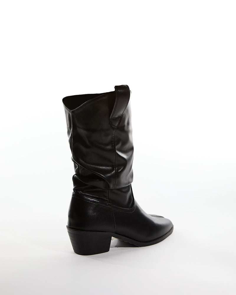 Well Tailored Boots with a Graceful Silhouette
