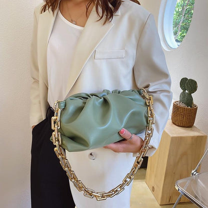 Well Tailored Bag with a Graceful Silhouette