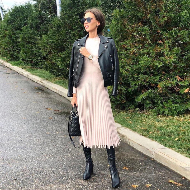 Classic Vintage Dress with a Flattering Fit