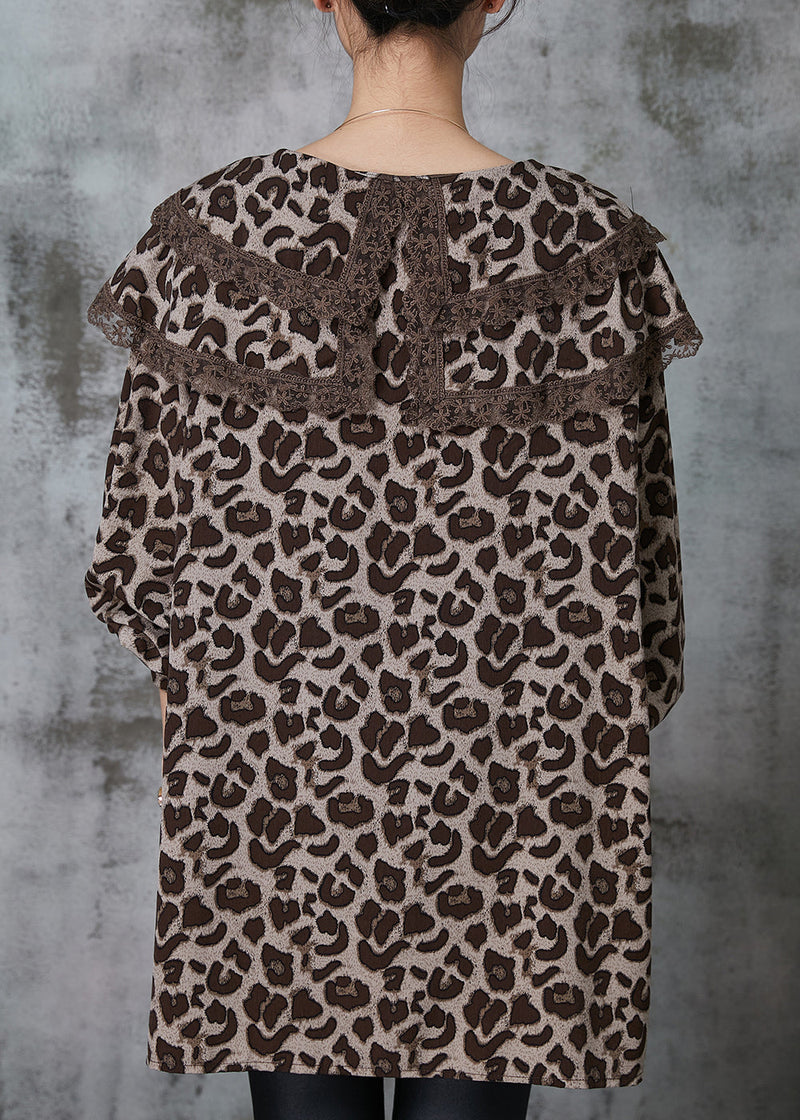 Classic Vintage Blouse with a Flattering Fit