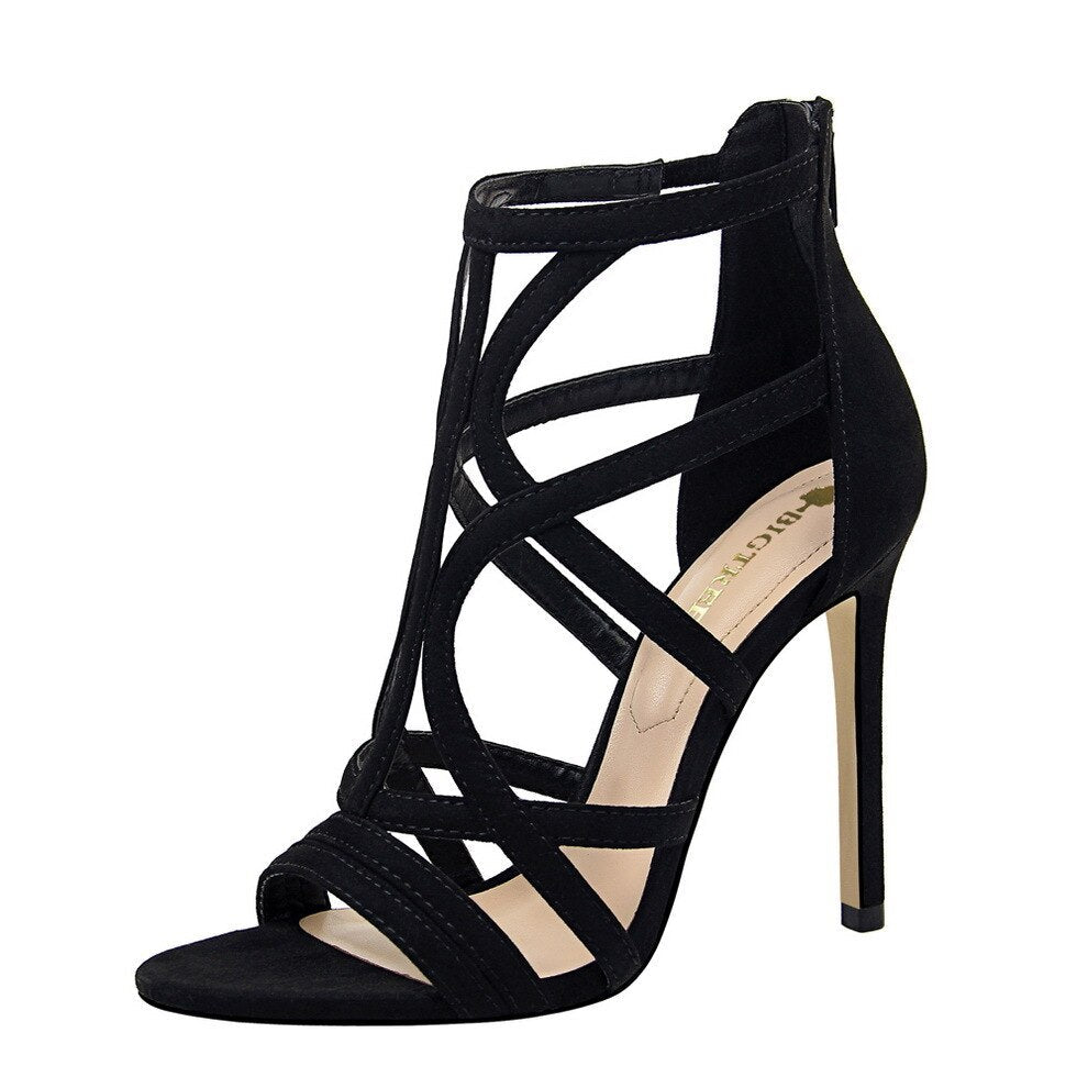 Well Tailored Heels with a Graceful Silhouette