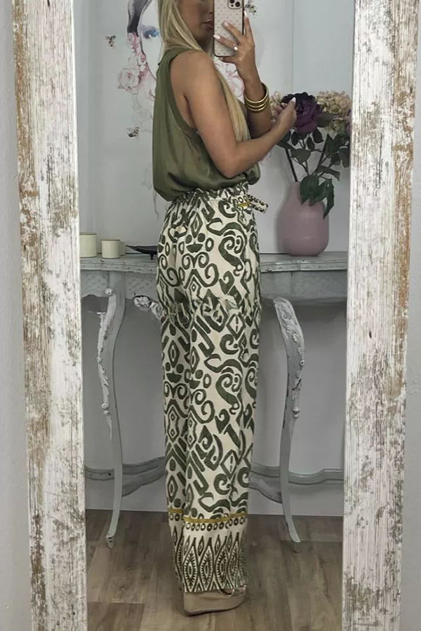 Classic Vintage Pants with a Flattering Fit