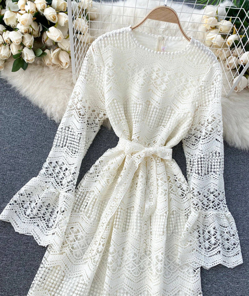 Classic Vintage Dress with a Flattering Fit