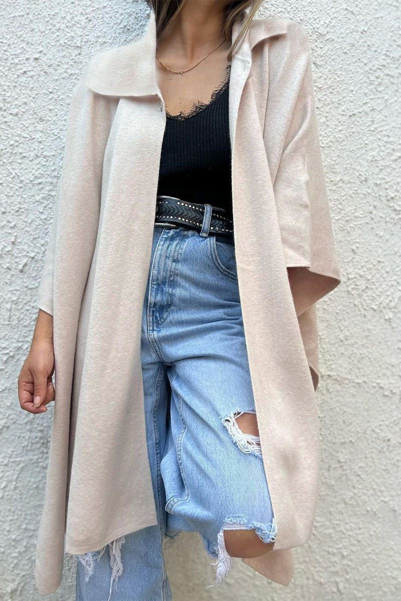 Effortlessly Elegant Garment with a Timeless Design