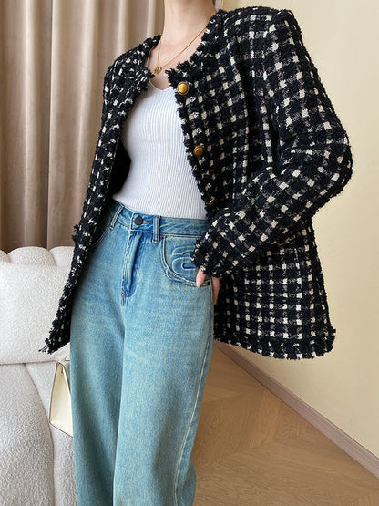 Classic Vintage Sweater with a Flattering Fit